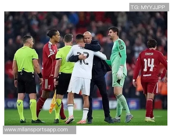 卡拉格调整利物浦首发阵容维尔茨替换加克波埃基蒂克与伊萨克齐登场