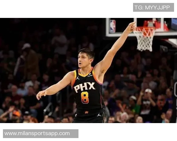 格雷森阿伦状态火热近三场场均24分助攻和抢断表现抢眼正负值高达19 格雷森阿伦状态火热近三场场均24分助攻和抢断表现抢眼正负值高达19