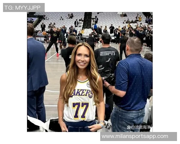 小波特女友现身赛场为独行侠加油引发热议与关注