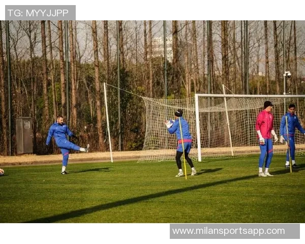 申花一线队国庆假期后重返训练场备战新赛季