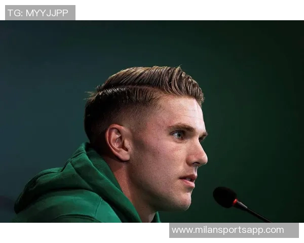 约克雷斯与前女友共度周末情感纠葛引发异国恋期待