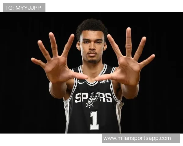 豪泽坦言上场时间波动影响心态立志专注球队提升整体表现