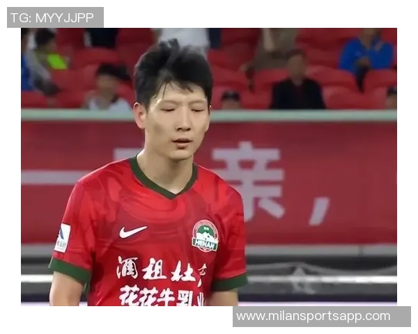 上海海港足球俱乐部正式宣布岳鑫卢永涛张源安永佳加盟新赛季阵容更新