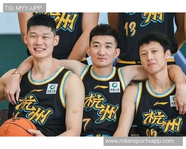 四川全运男篮出征亚洲巡回赛巴中站周琦胡金秋孙铭徽领衔参赛阵容