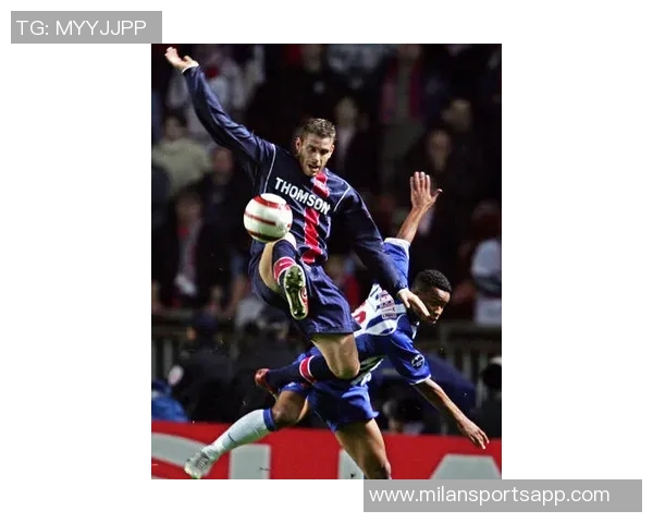 巴黎圣日耳曼关注葡超新星阿尔贝托科斯塔与卡布拉尔的转会动态