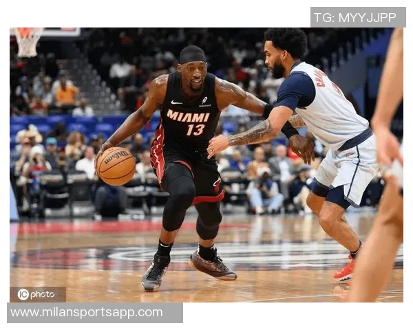 热火队宣布阿德巴约因右膝挫伤缺席本场比赛将不再回归